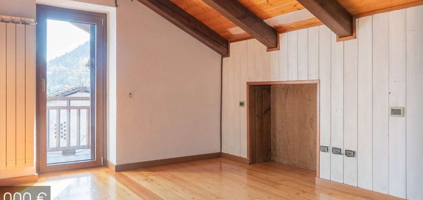 ONE OF THE BEDROOMS NEW CHALET